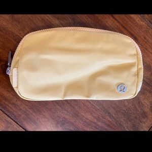 Lululemon Everywhere Belt Bag